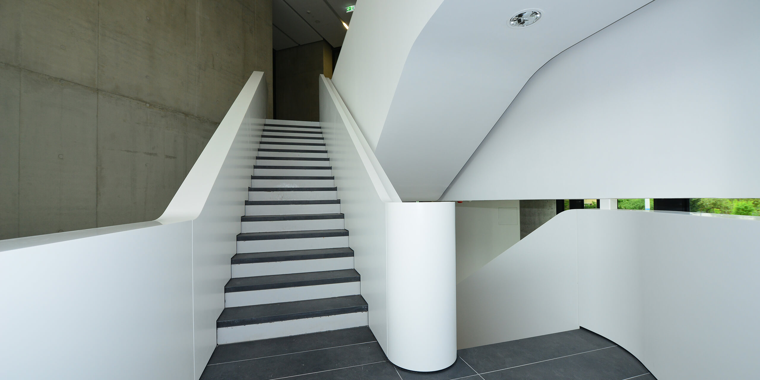 Fraunhofer_TK_III_REA_Ingenieure__Wuerzburg_Schweinfurt_09_Treppe